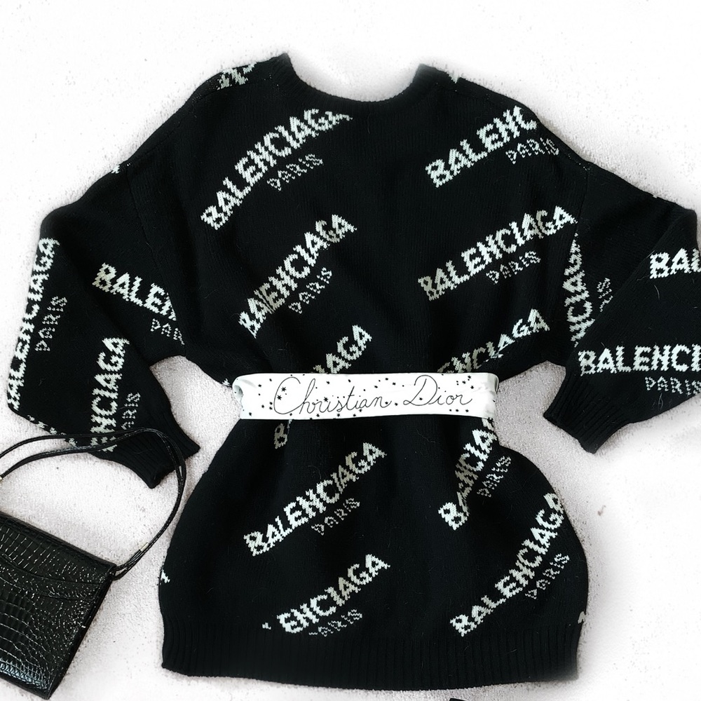 NEW BALENCIAGA Sweater never worn